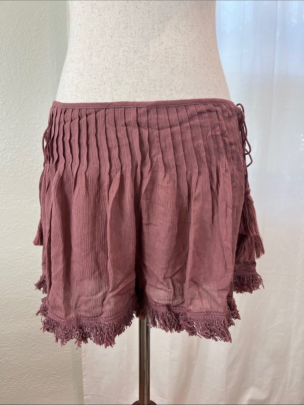 Sage the Label Dusty Purple Fringe Pleated Waist Shorts. Size L. NWT